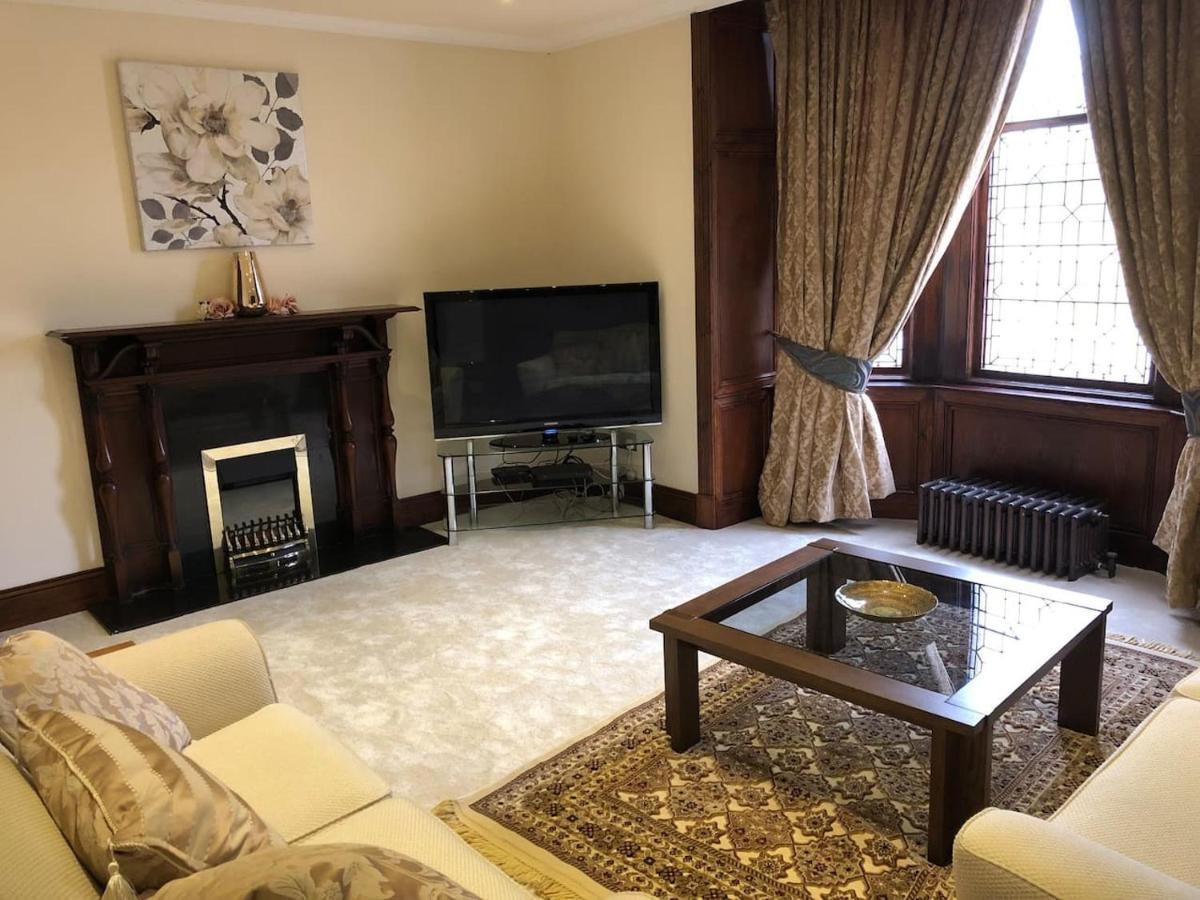 Beautiful 4-Bed Villa In גלאזגו מראה חיצוני תמונה