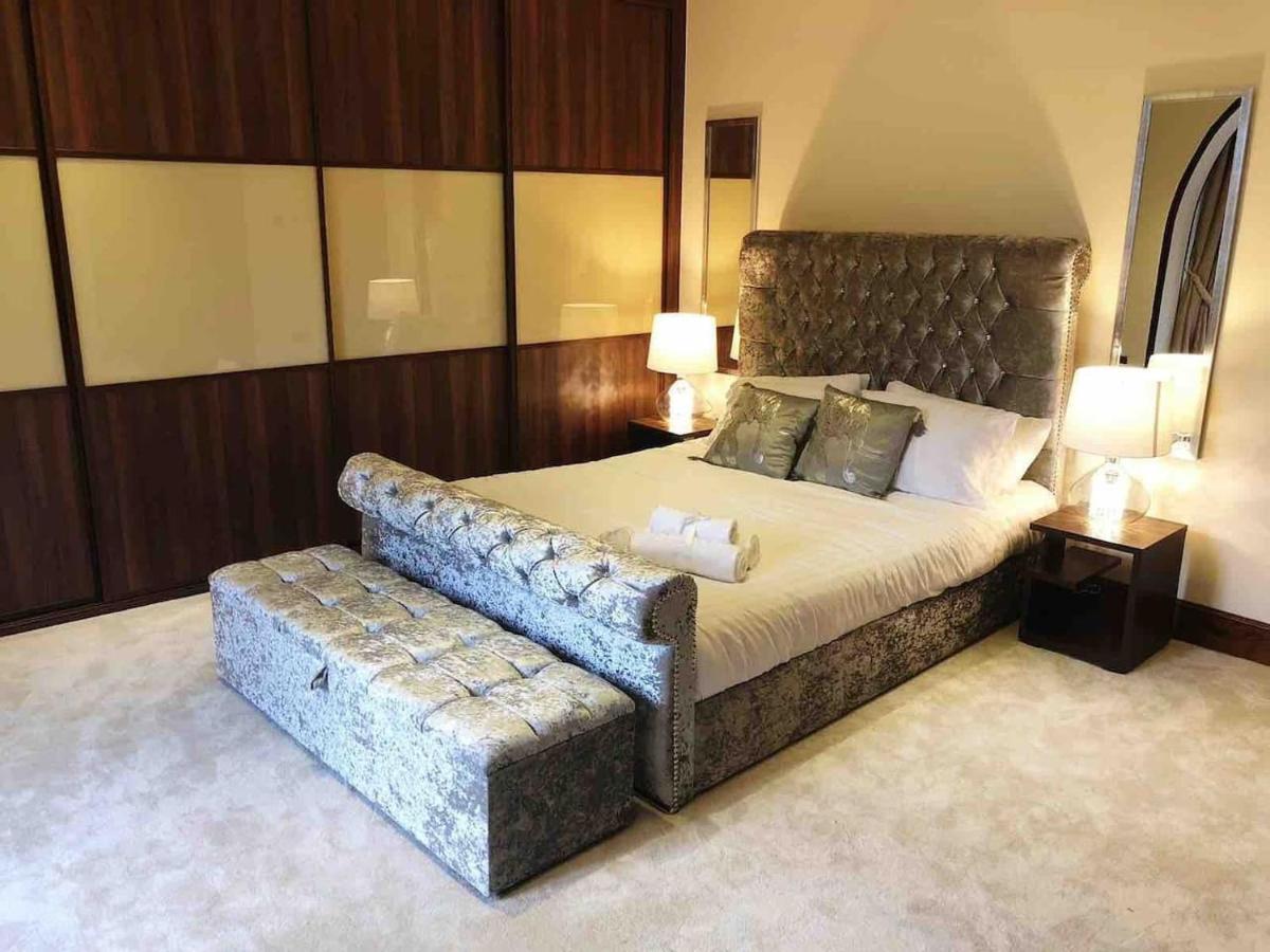 Beautiful 4-Bed Villa In גלאזגו מראה חיצוני תמונה