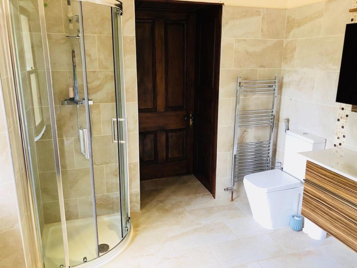 Beautiful 4-Bed Villa In גלאזגו מראה חיצוני תמונה